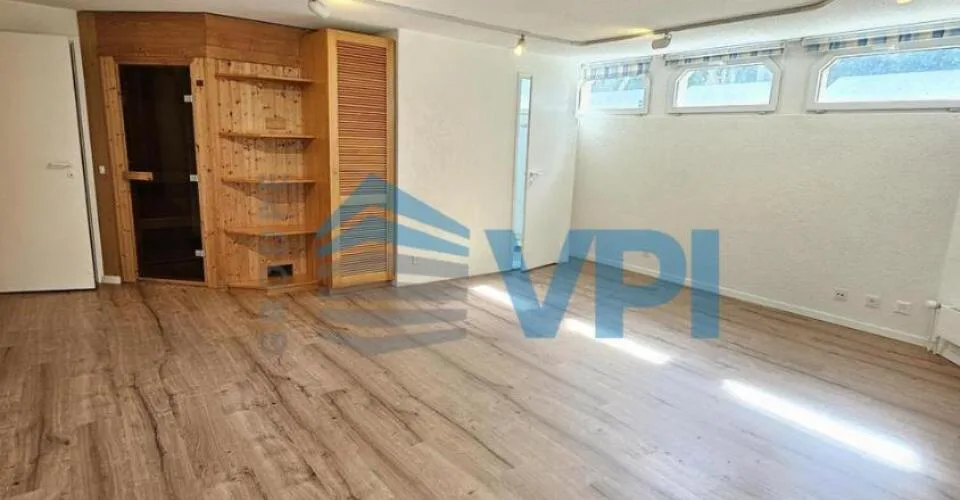 Magnifique villa familiale rénovée avec piscine à Sezenove Bernex