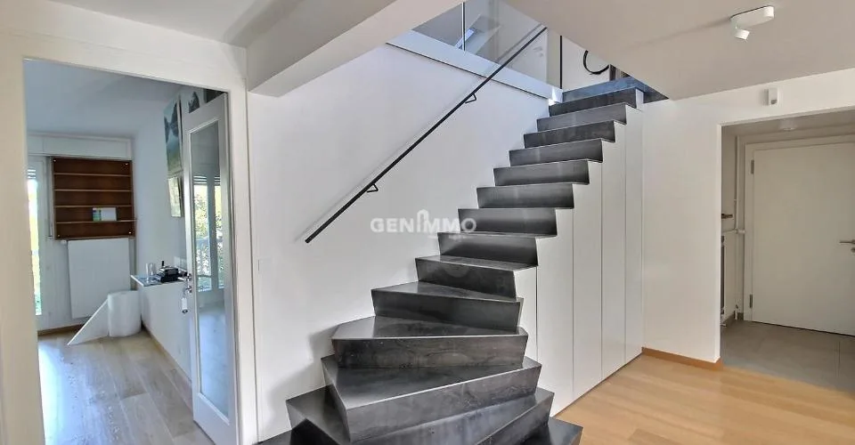 Appartement duplex avec vue panoramique sur le lac ? Anières
