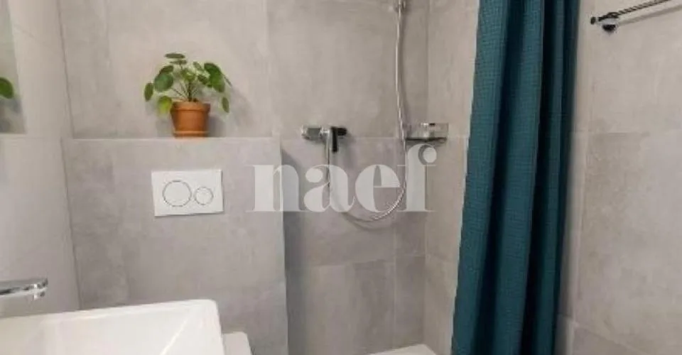Studio rénové idéalement situé – Foto 3 von 6