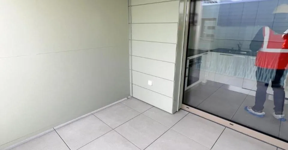 Grand studio meublé en attique avec terrasse