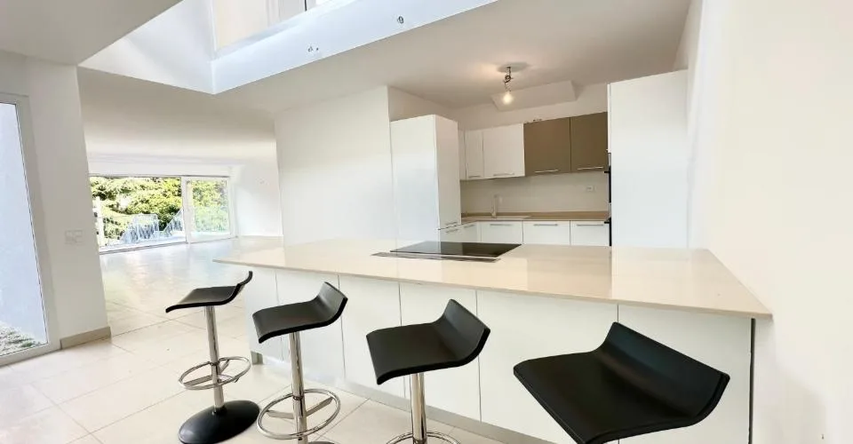 Villa da sogno a Lugano con 6,5 locali e vista mozzafiato – photo 4 of 10