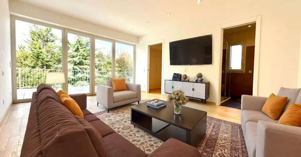 Villa da sogno a Lugano con 6,5 locali e vista mozzafiato – photo 2 of 10
