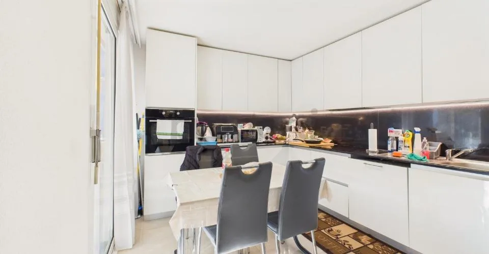 Gordola, condominio 3 Torri elegante 4,5 locali – photo 4 of 9