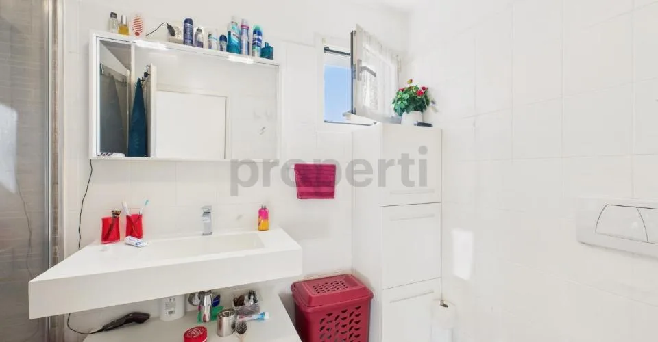 Gordola, condominio 3 Torri elegante 4,5 locali – photo 8 of 9