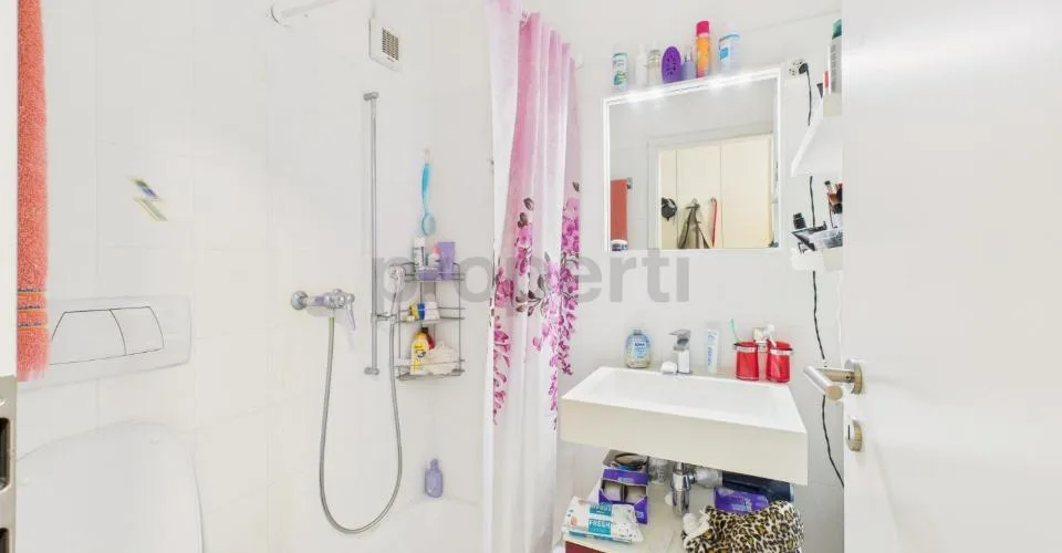 Gordola, condominio 3 Torri elegante 4,5 locali – photo 7 of 9