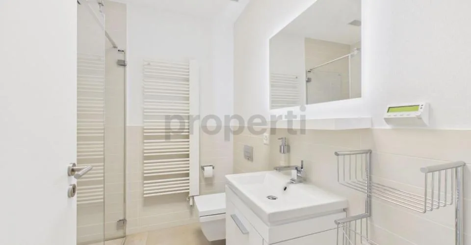 Minergie-zertifiziert mit Weitblick: Lift mit Direktzugang, 2 Badezimmer und 2 Einstellhallenplätze – Foto 16 von 18