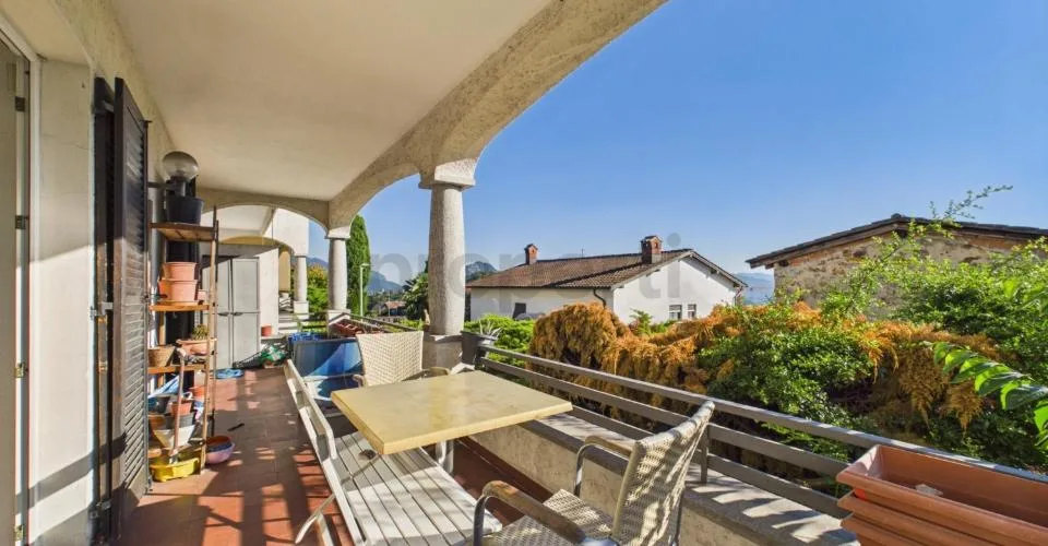 Apartment with Large Terrace, Condominium Pool, and Wood Fireplace – photo 5 of 20
