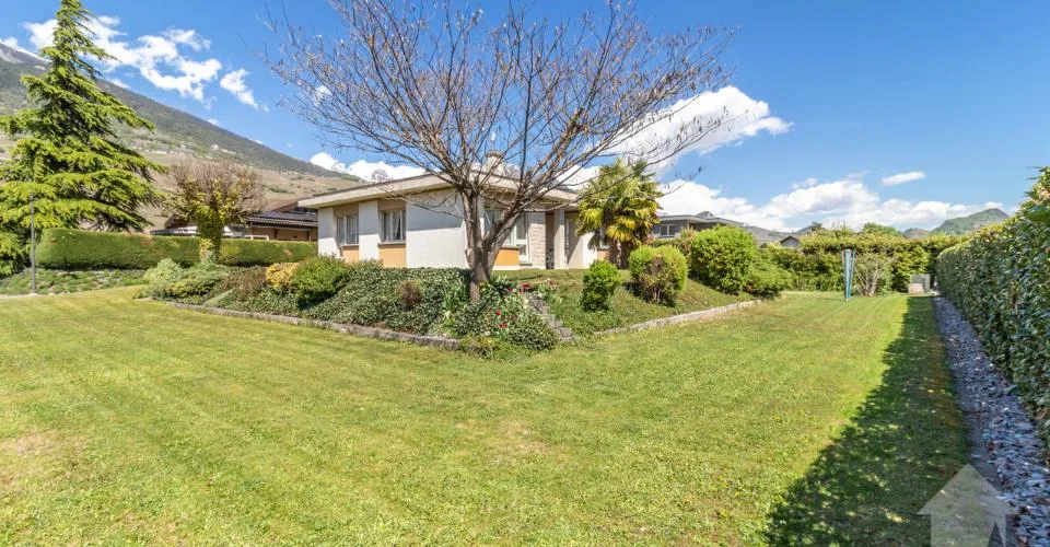 Charmante villa de 6.5 pcs avec magnifique jardin, situation idéale et calme – foto 5 di 13