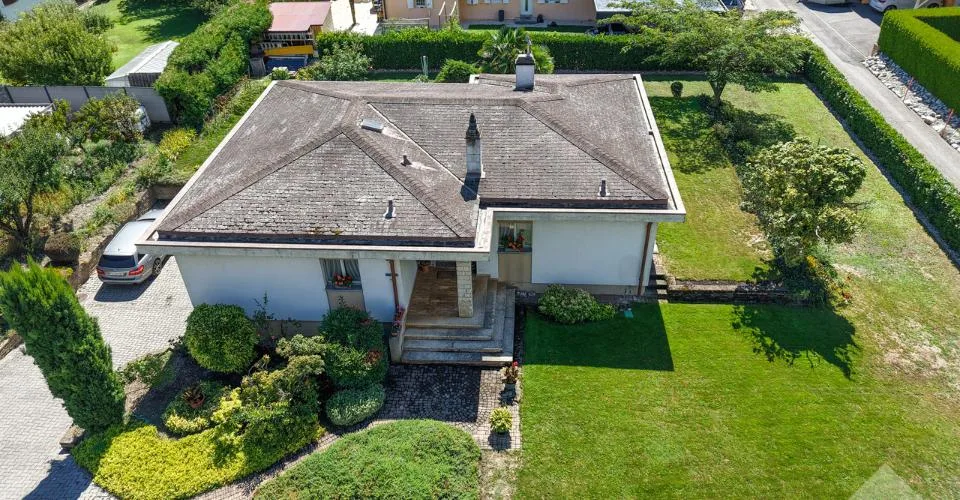 Charmante villa de 6.5 pcs avec magnifique jardin, situation idéale et calme – foto 2 di 13
