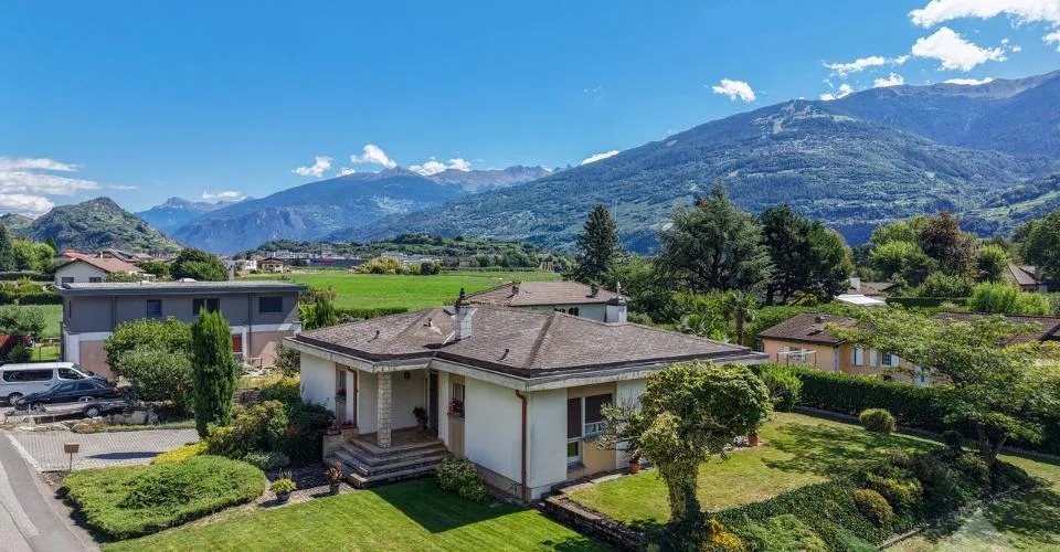 Charmante villa de 6.5 pcs avec magnifique jardin, situation idéale et calme – foto 4 di 13