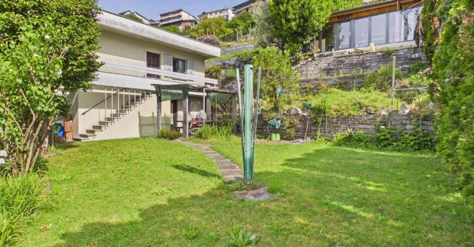 Spaziosa casa multifamiliare con grande potenziale a Riazzino – foto 11 di 26