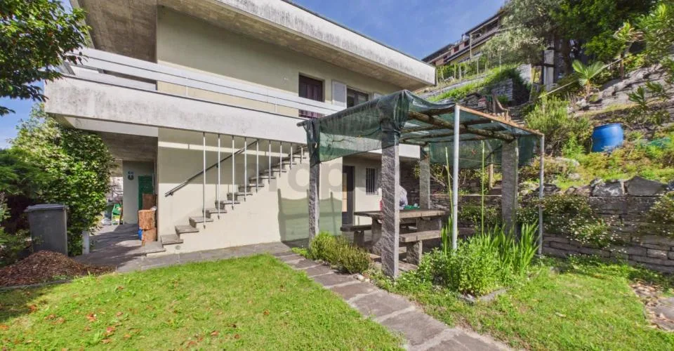 Spaziosa casa multifamiliare con grande potenziale a Riazzino – foto 10 di 26