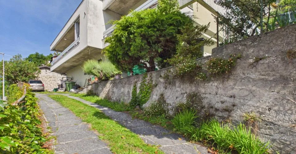 Spaziosa casa multifamiliare con grande potenziale a Riazzino – foto 8 di 26