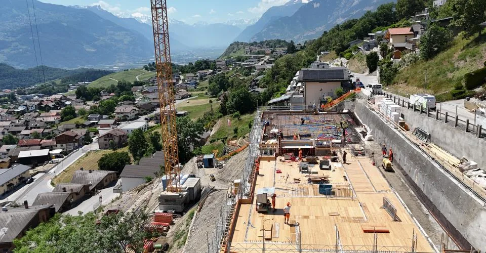SAVIESE, splendide 4,5 pièces Vue imprenable à 180° - vaste terrasse – Foto 6 von 11