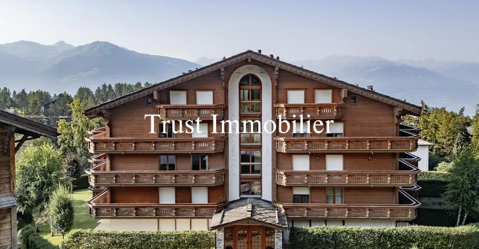 Splendido appartamento di 5.5 locali con vista panoramica sulle Alpi, a due passi dal centro – foto 2 di 13