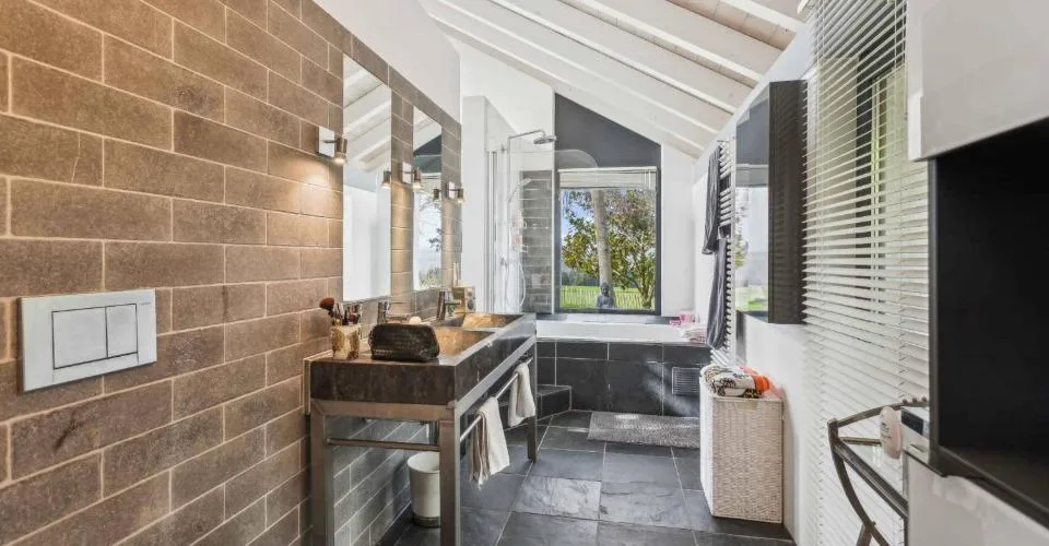 Villa d’architecte contemporaine de 7.5 pièces avec piscine – foto 8 di 26