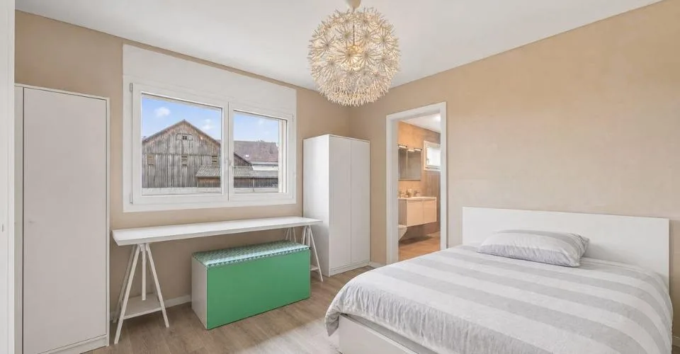 Villa familiare recente con piscina riscaldata e vista aperta – foto 20 di 35