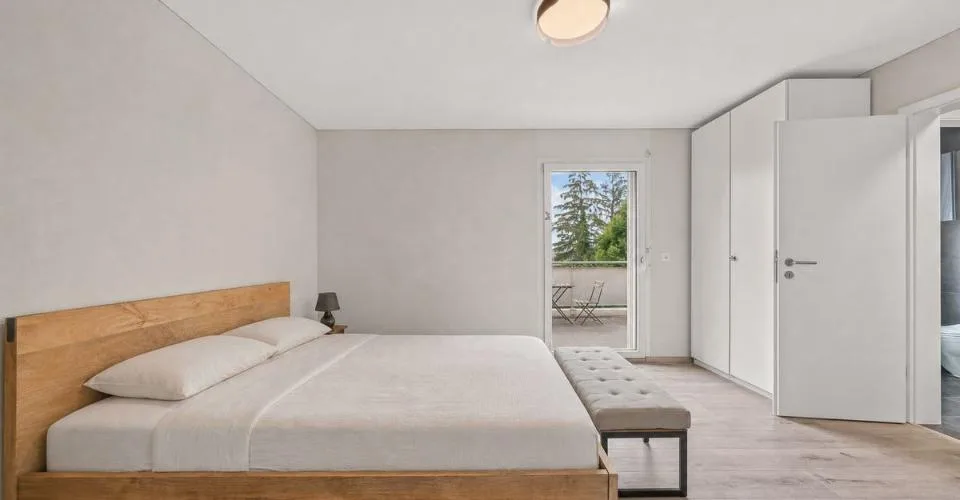 Villa familiare recente con piscina riscaldata e vista aperta – foto 19 di 35