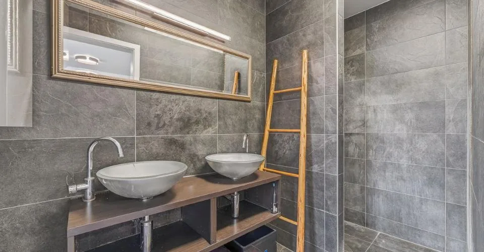 Villa familiare recente con piscina riscaldata e vista aperta – foto 21 di 35