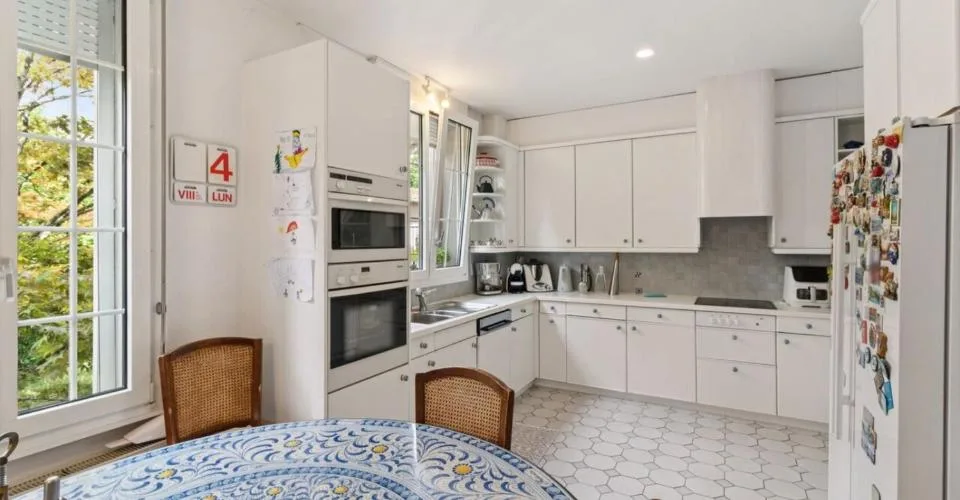 Superbe appartement avec grand jardin - Très jolie vue sur le lac – Foto 7 von 11