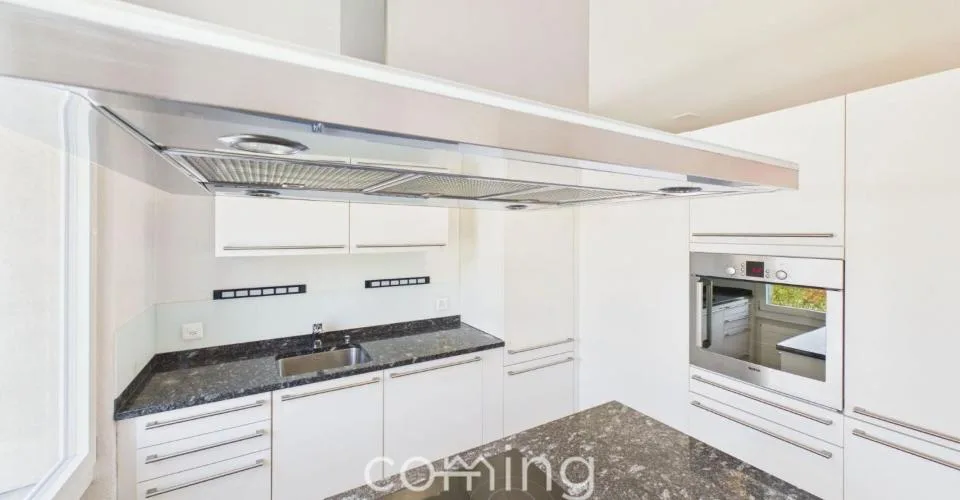Modernisierte 4.5 Zimmerwohnung in Riedholz mit Bergsicht und Balkon – foto 3 di 13