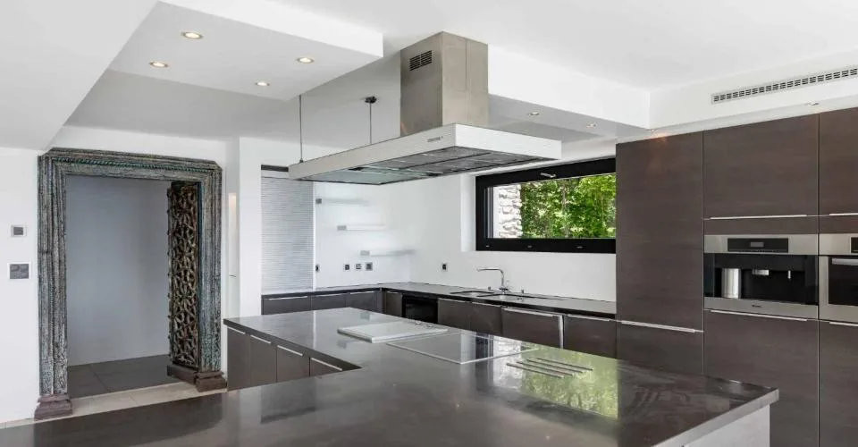 Villa contemporaine au calme avec une vue époustouflante – photo 7 sur 10