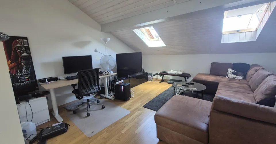Appartamento di tre e mezzo locali al terzo piano in duplex