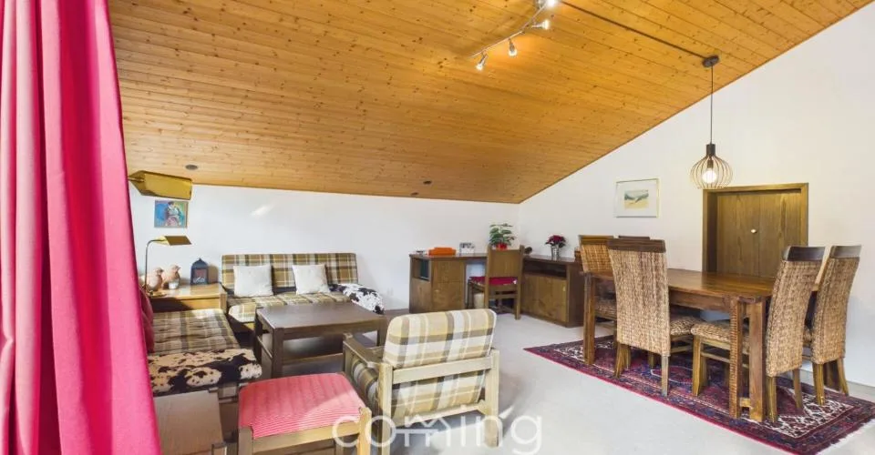 Sonnige 2.5 Zimmer-Dachwohnung in Leukerbad mit Bergsicht – photo 4 sur 26