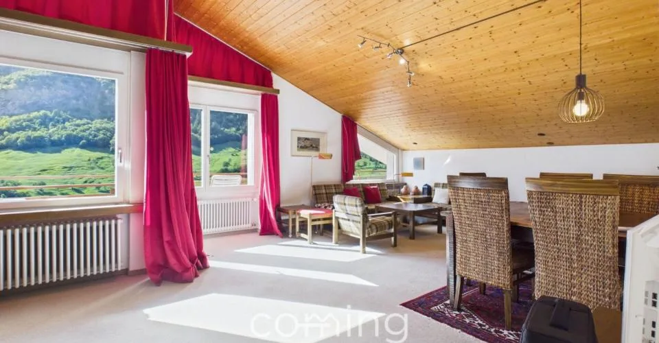 Sonnige 2.5 Zimmer-Dachwohnung in Leukerbad mit Bergsicht – photo 2 sur 26
