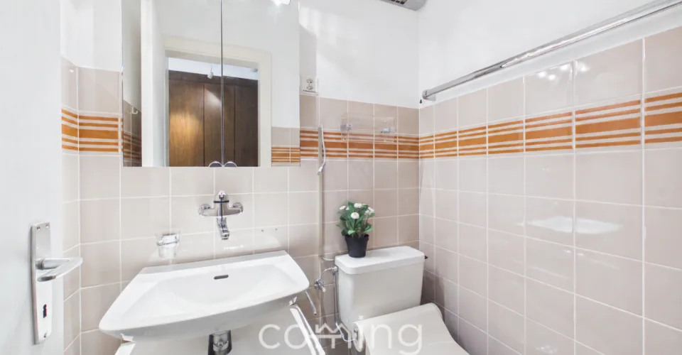 Sonnige 2.5 Zimmer-Dachwohnung in Leukerbad mit Bergsicht – photo 9 sur 26