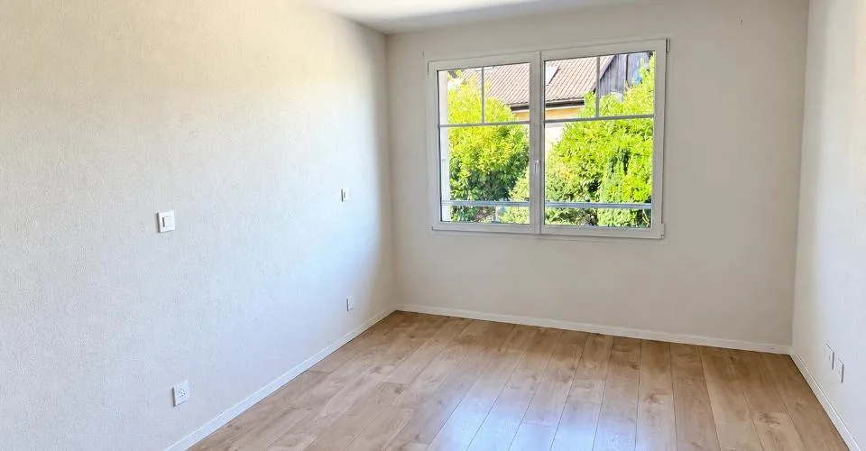 Appartement de 2.5 pièces au 1er étage avec balcon à Villeneuve