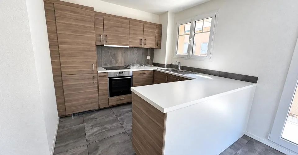 Appartement de 2.5 pièces au 1er étage avec balcon à Villeneuve