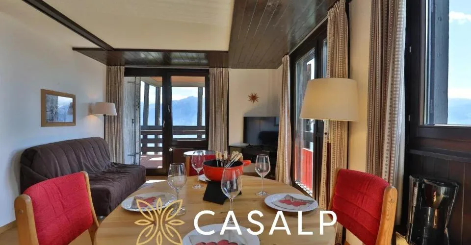 Appartement lumineux au 11e étage avec vue panoramique exceptionnelle à Aminona – photo 15 sur 26