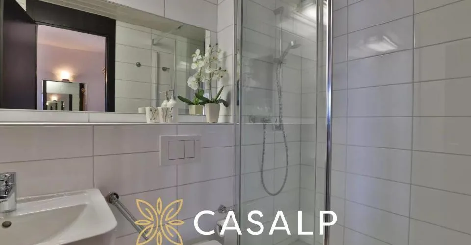 Appartement lumineux au 11e étage avec vue panoramique exceptionnelle à Aminona – photo 25 sur 26