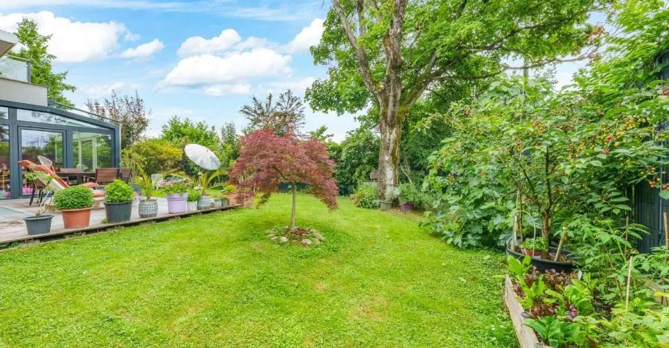 Villa bifamiliare Minergie con giardino alberato superbo! – foto 18 di 23