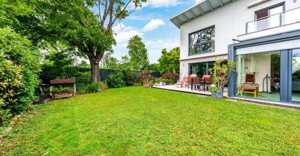 Villa bifamiliare Minergie con giardino alberato superbo! – foto 13 di 23