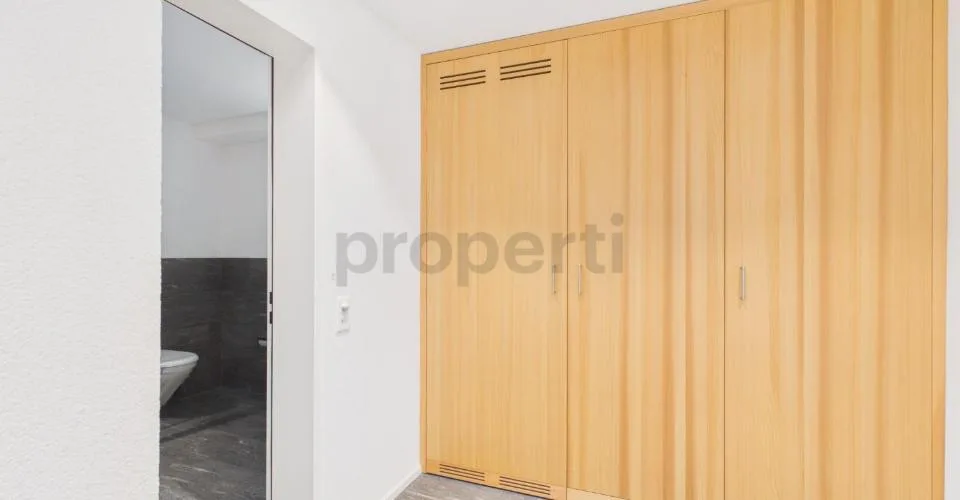Moderne 2.5-Zimmer-Wohnung mit grossem Balkon in Rabius – Foto 10 von 26
