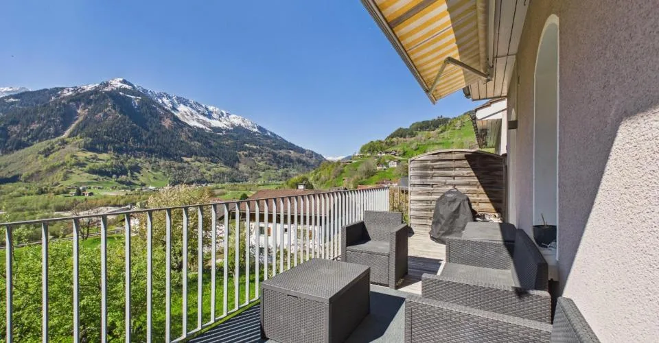 Moderne 2.5-Zimmer-Wohnung mit grossem Balkon in Rabius – Foto 11 von 26