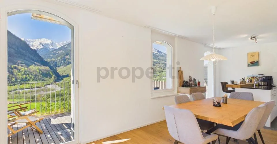 Moderne 2.5-Zimmer-Wohnung mit grossem Balkon in Rabius – Foto 4 von 26
