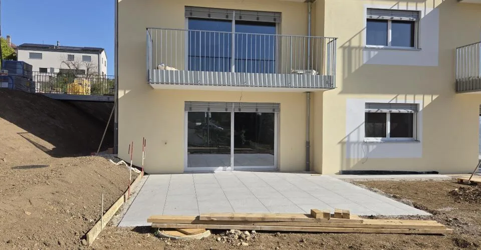 Jolis 2 pièces avec terrasse ou balcon à vendre à Orbe – photo 2 sur 10