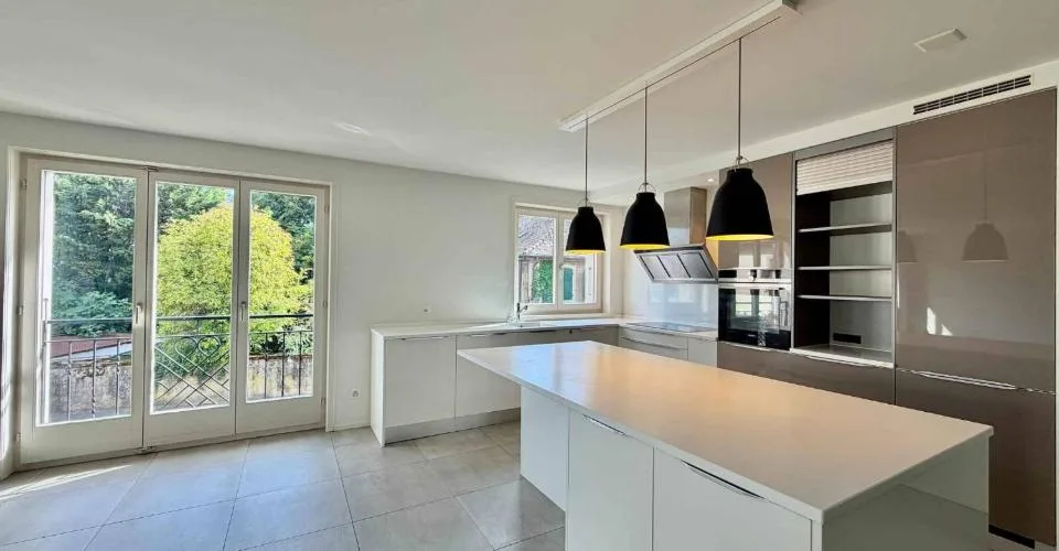 Appartement lumineux et rénové de 4,5 pièces avec terrasse