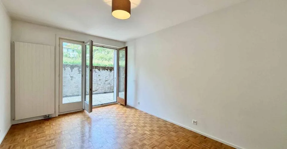 Appartement lumineux et rénové de 4,5 pièces avec terrasse