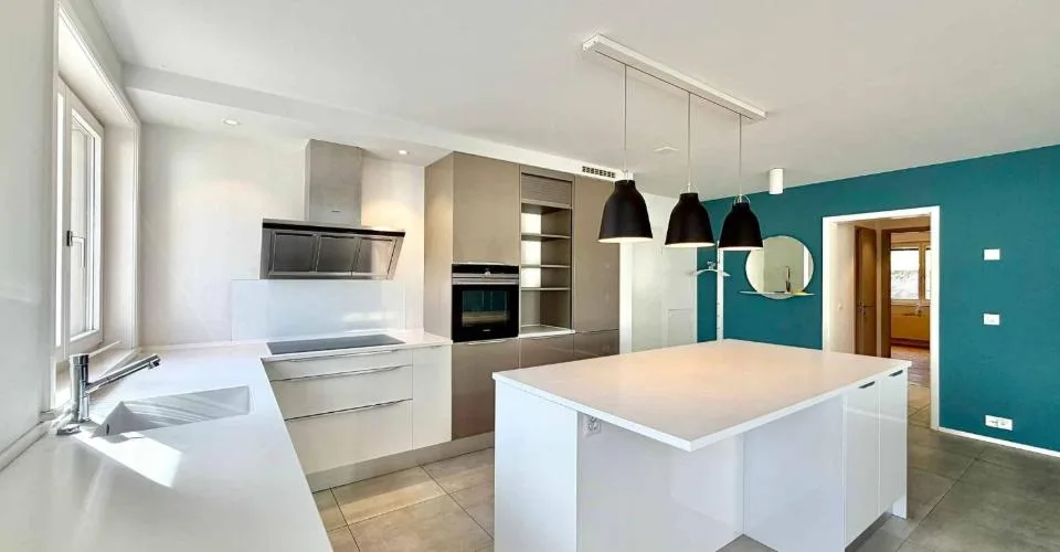 Appartement lumineux et rénové de 4,5 pièces avec terrasse