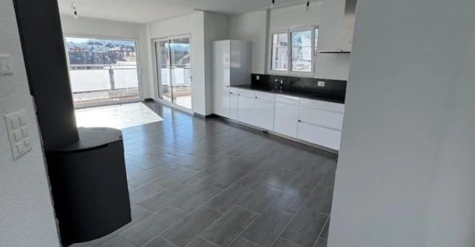 DelÃ©mont â€“ Appartement de 3.5 piÃ¨ces en attique, magnifique et rare – Foto 2 von 9