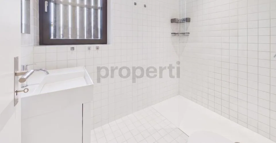 Exklusive 3.5-Zimmer-Wohnung in Binningen mit Loggia & Balkon