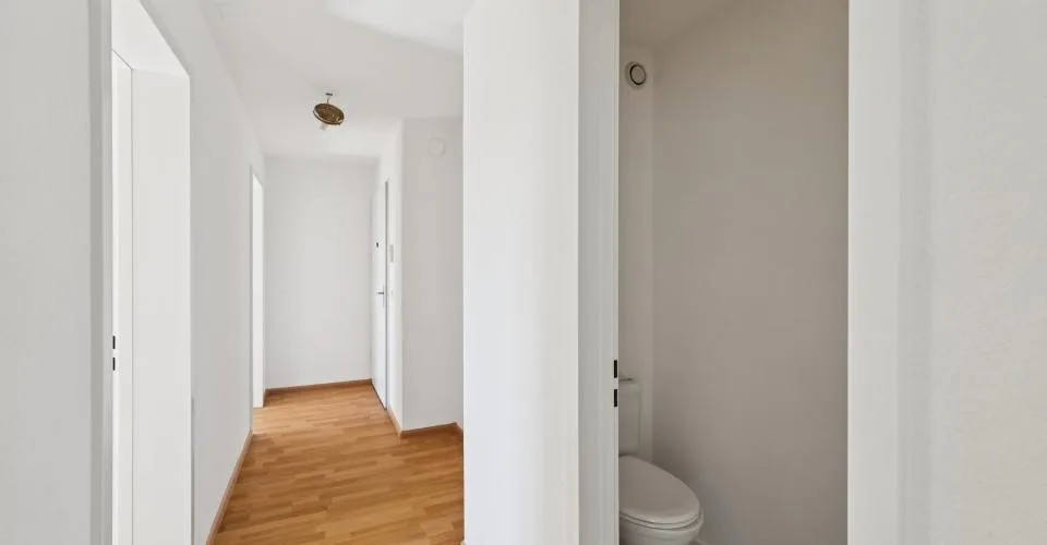 Attractive and renovated 4.5-room apartment with a view, elevator & underground parking