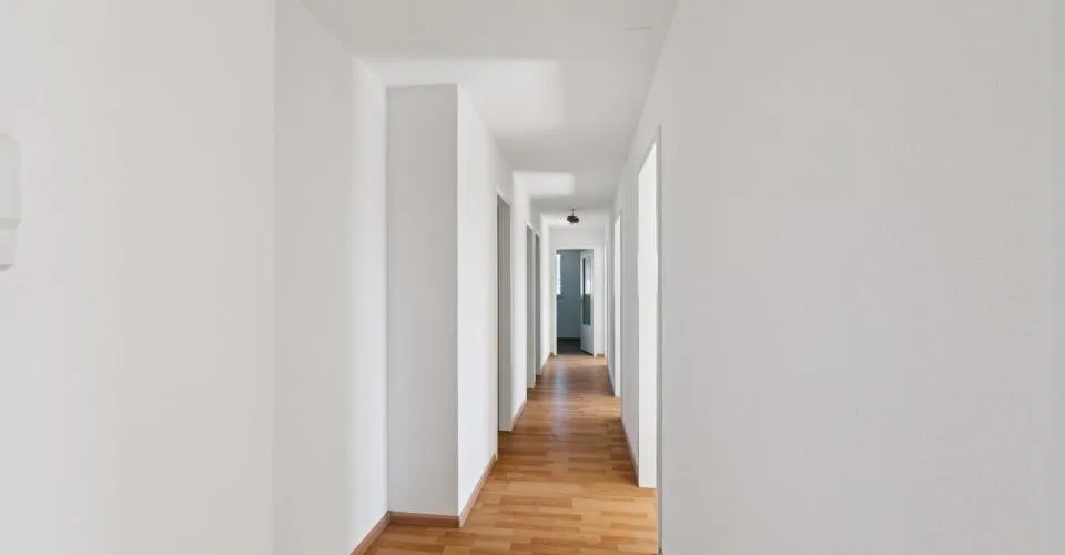 Attractive and renovated 4.5-room apartment with a view, elevator & underground parking