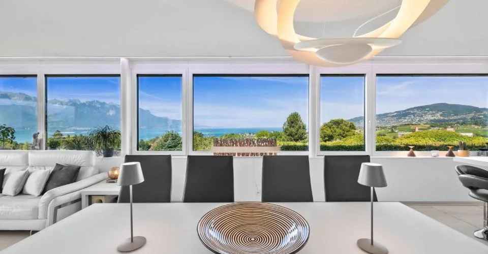 Prachtvolle Wohnung mit atemberaubendem Blick auf den See – Foto 9 von 14