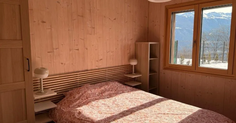 Moderne 5.5 Zimmer - elegantes Minergie-Reihenhaus im Herzen von Lens