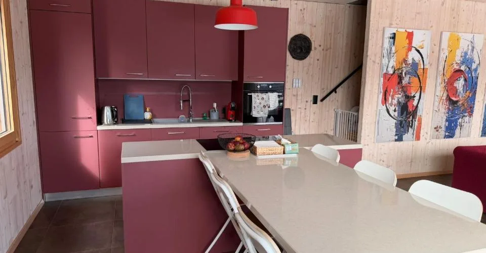 Moderne 5.5 Zimmer - elegantes Minergie-Reihenhaus im Herzen von Lens